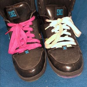 Black DC skateboarding shoes